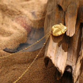 Hoy es Tu Día - Collar Corazón Abrazado Bañado en Oro 18k