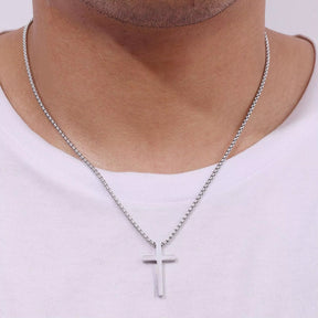 Collar Cruz Masculina Bañado en Oro Blanco 18k
